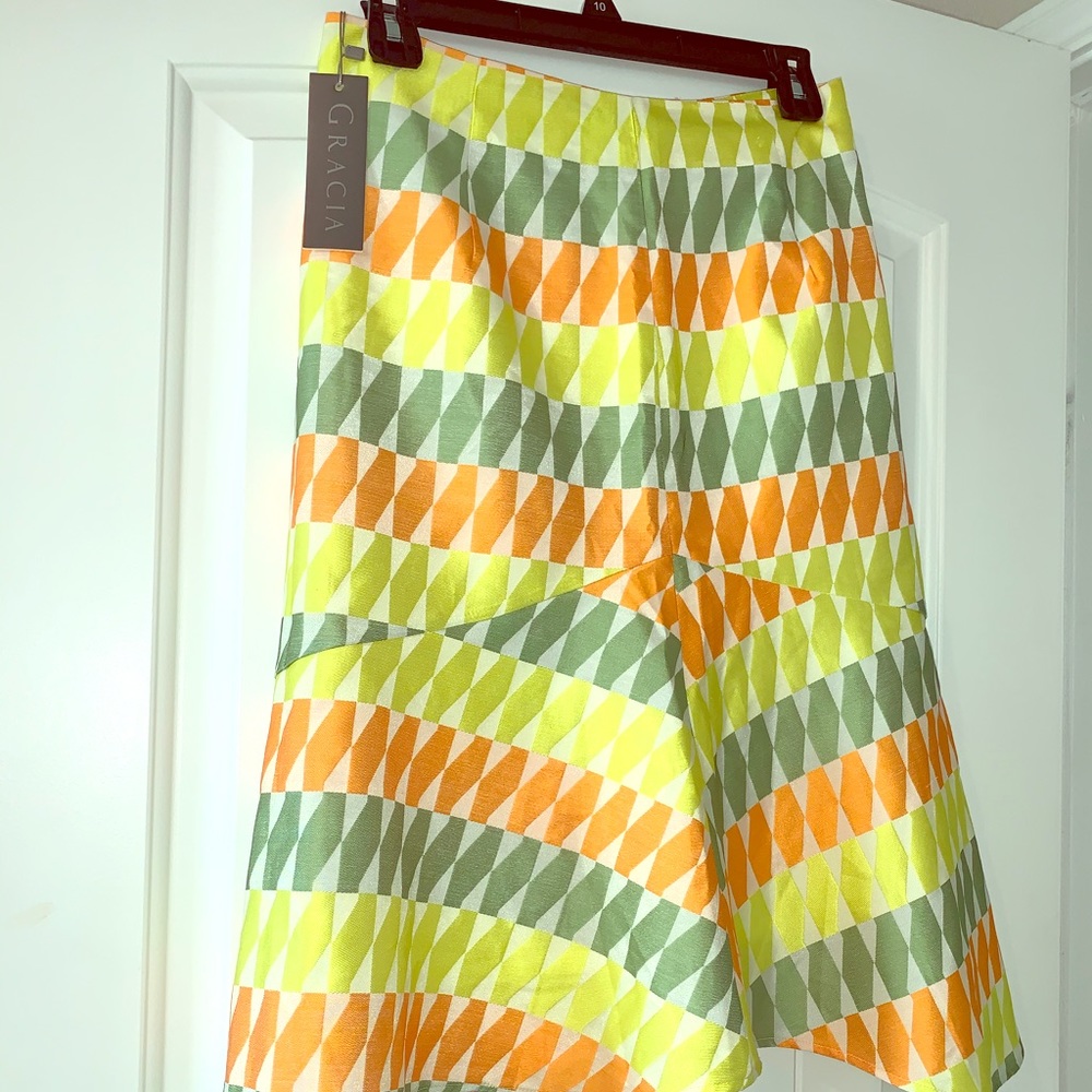 Gracia skirt-NWT